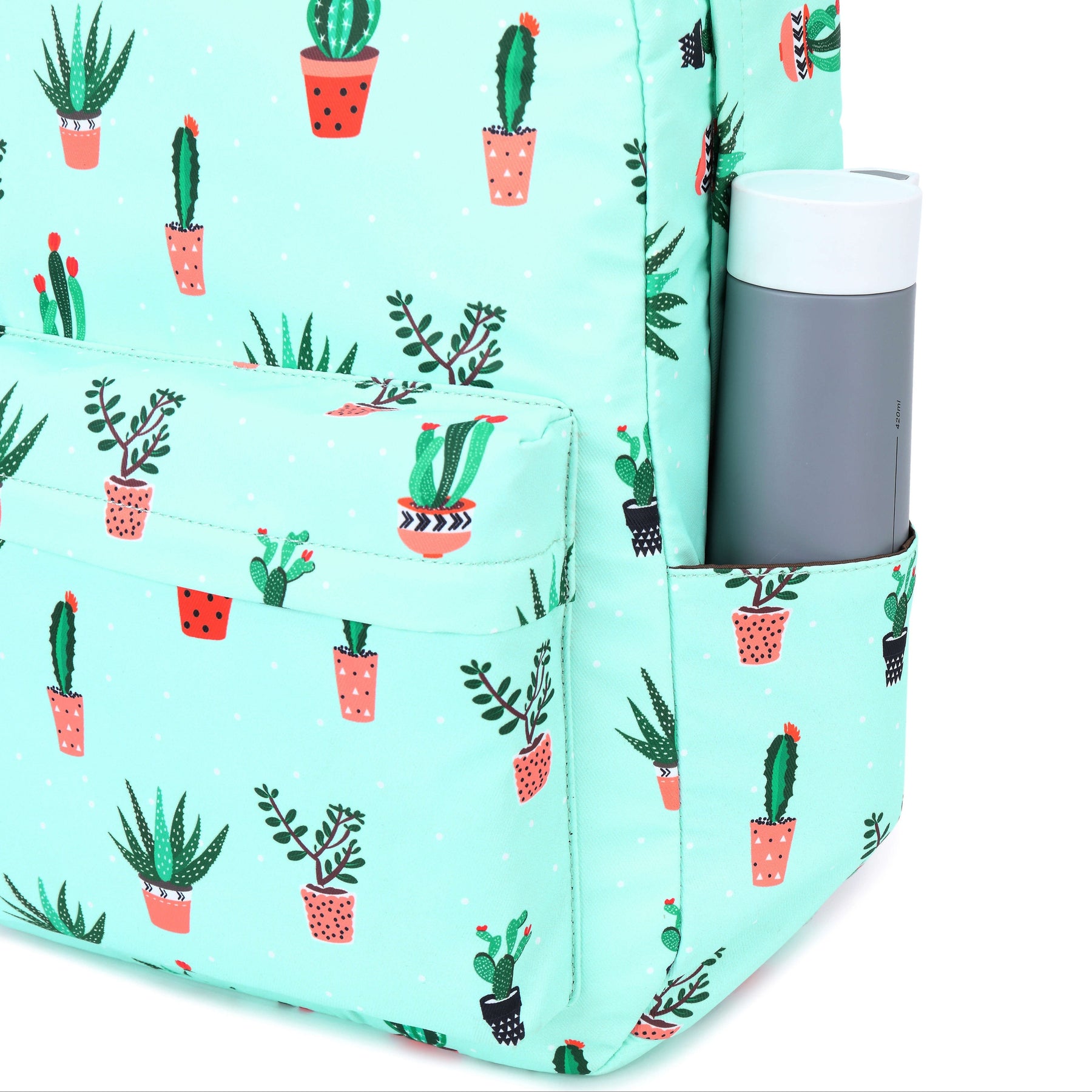 Kit escolar verde cacto com mochila, lancheira e estojo, design moderno, feito em poliéster resistente com tema de cactos e compartimento para laptop.